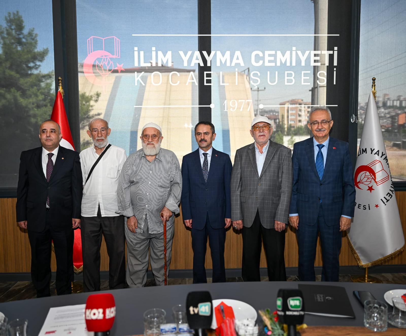 Vali Aktaş, İlim Yayma Cemiyeti’nin 75’inci yıl programına katıldı