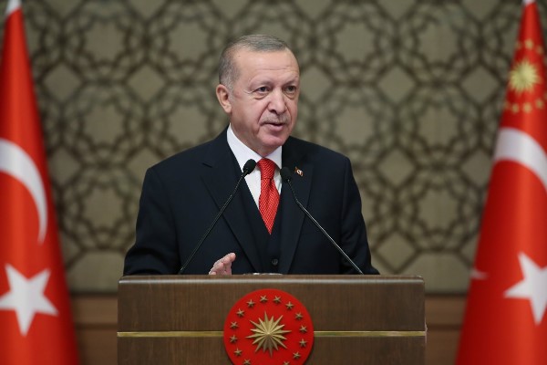 Erdoğan: LGS sınavına girecek genç kardeşlerime kalpten başarılar diliyorum