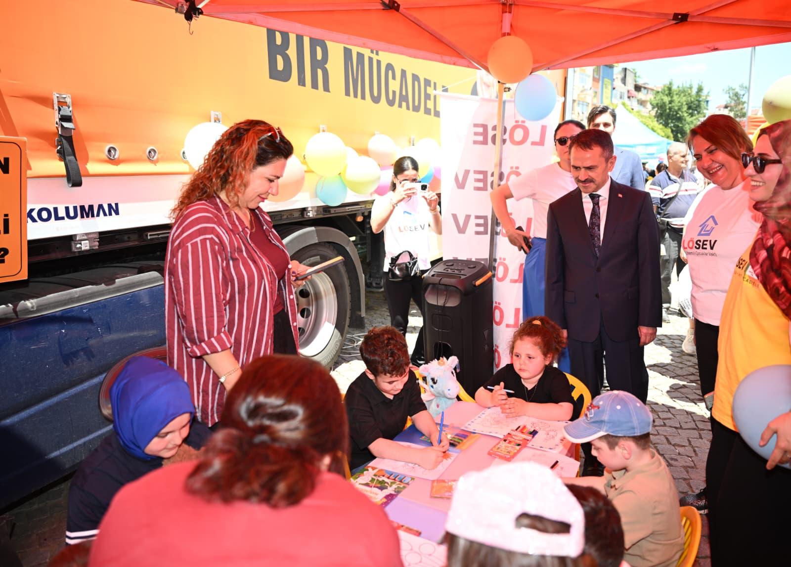 Vali Aktaş LÖSEV İyilik Tırı’nı ziyaret etti