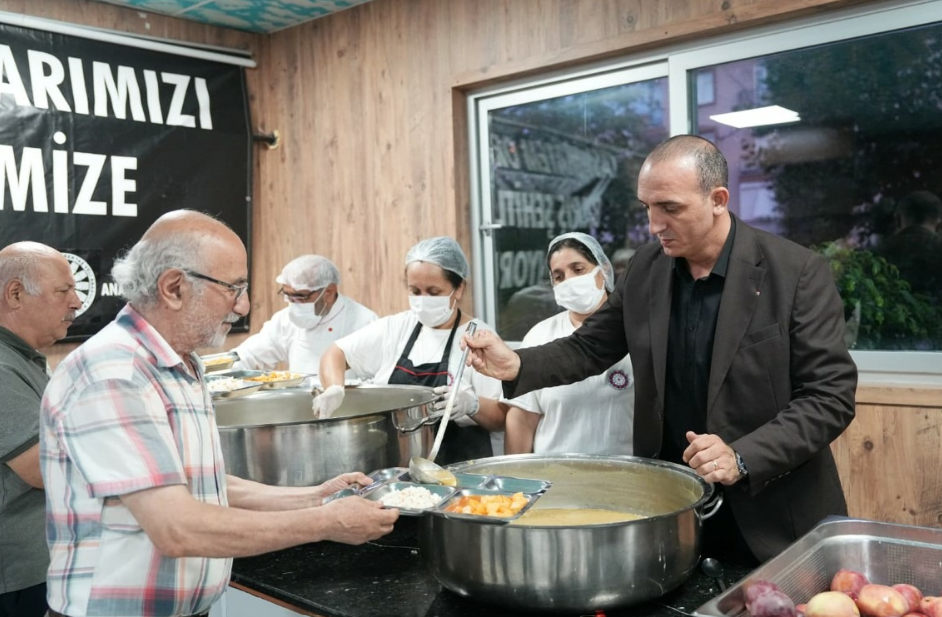 Başkan Kotan Muharrem Ayı lokmasını vatandaşlarla paylaştı