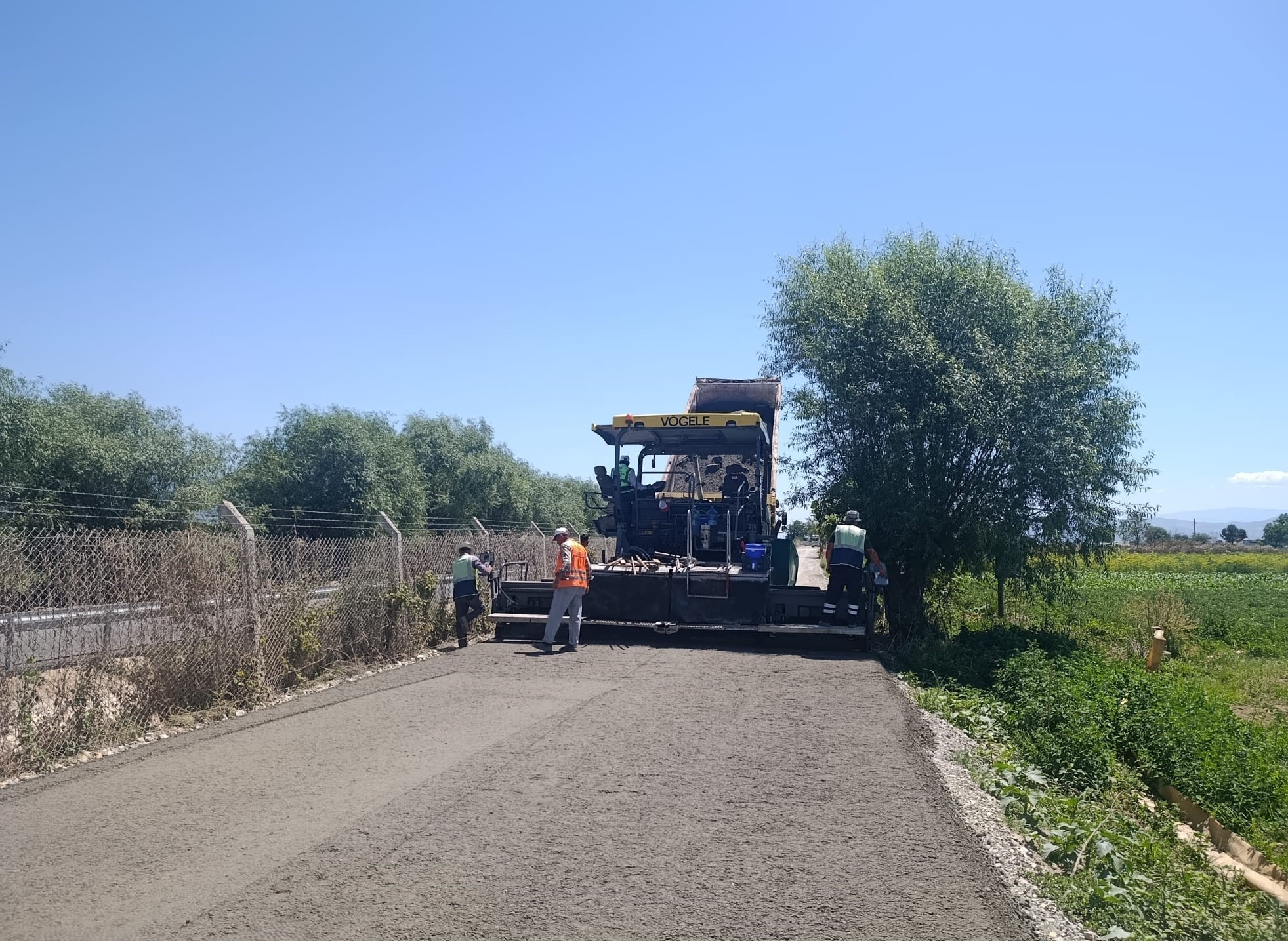 Aydın’ın tüm ilçelerinde eş zamanlı yol ve bakım çalışması başlatıldı