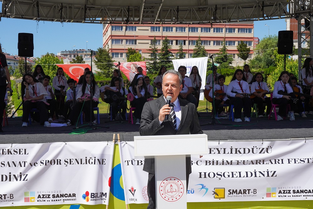 Beylikdüzü’nde TÜBİTAK 4006-C Bilim Fuarı Festivali düzenlendi