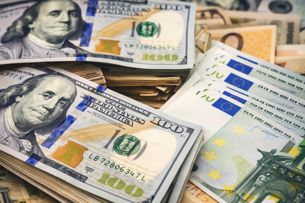 EUR/USD paritesinde sıkışma dikkat çekiyor