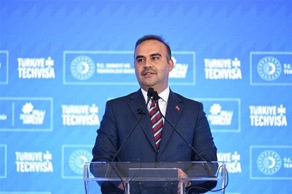 Bakan Kacır, MÜSİAD İzmir Şubesi’nin yeni hizmet binası açılış törenine katıldı