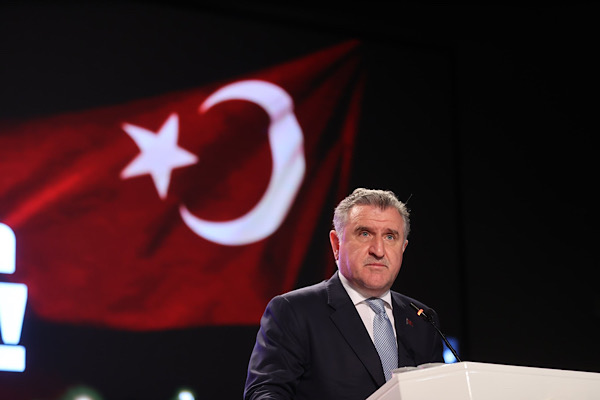 Bak: Sporun birleştirici yönü, dürüstlük değerleriyle daha da güçlenmelidir