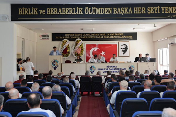 Başkan Kahveci, Özel Halk Otobüsleri Kooperatifi Mali Genel Kurulu’na katıldı