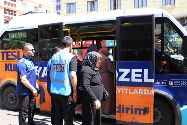 Özel halk otobüslerinde kartlı sistem başladı