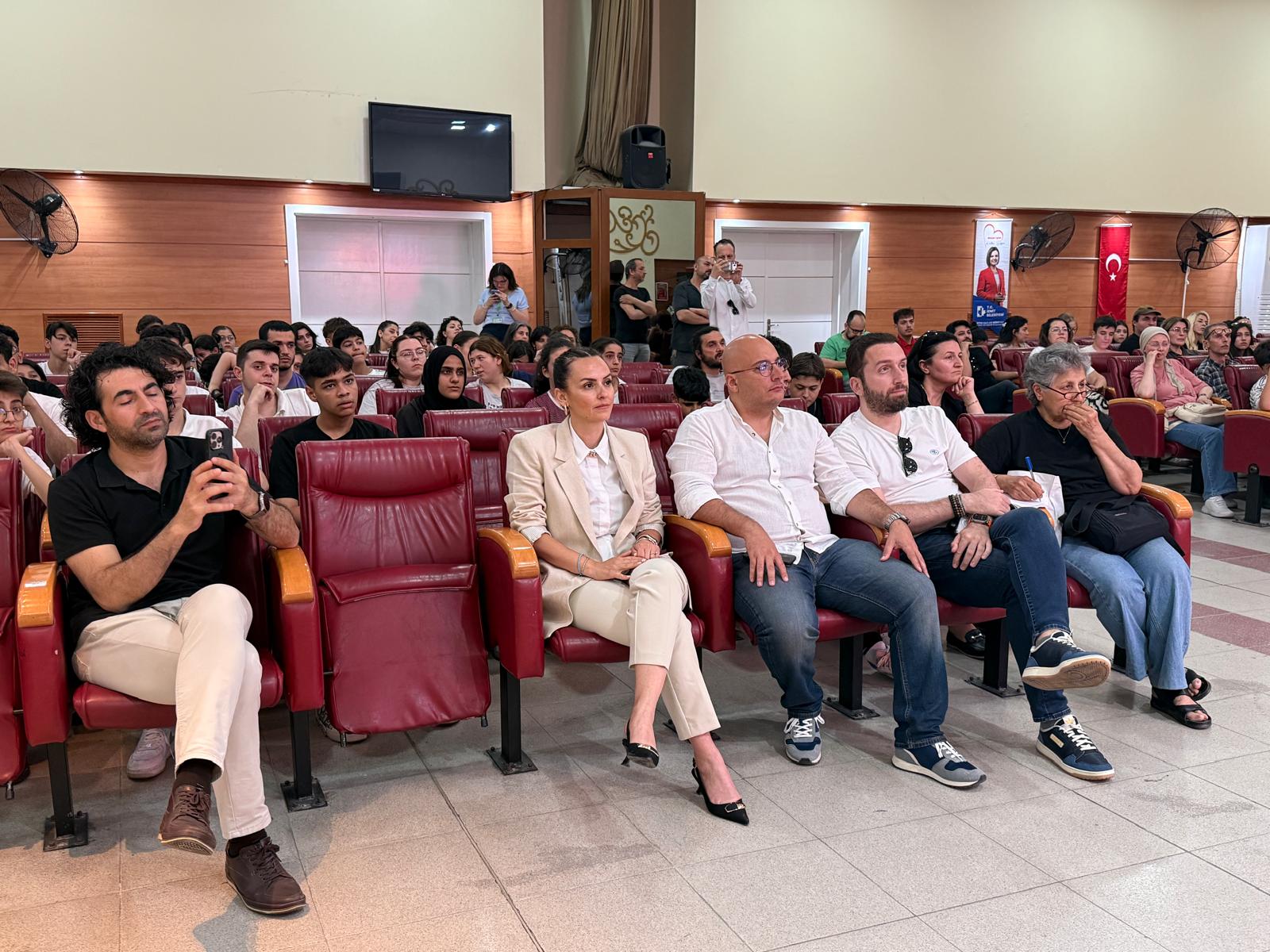 İzmit’te Üretken Yapay Zeka Semineri düzenlendi