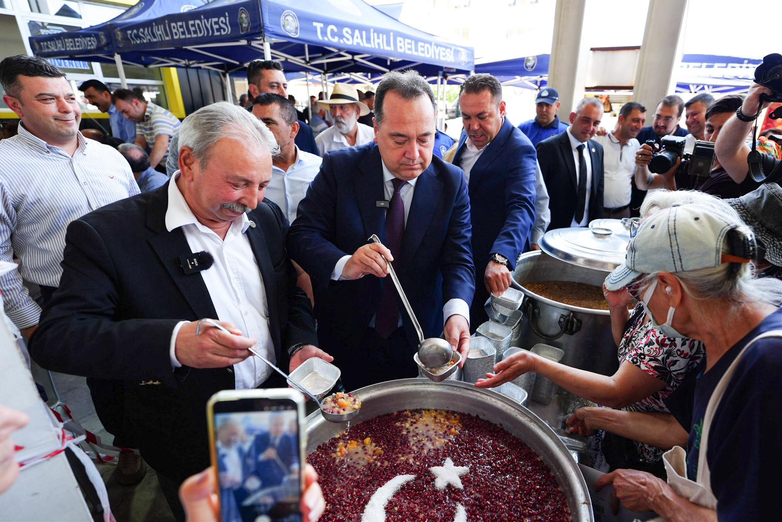 Başkan Dutlulu, selden etkilenen vatandaşları ziyaret etti