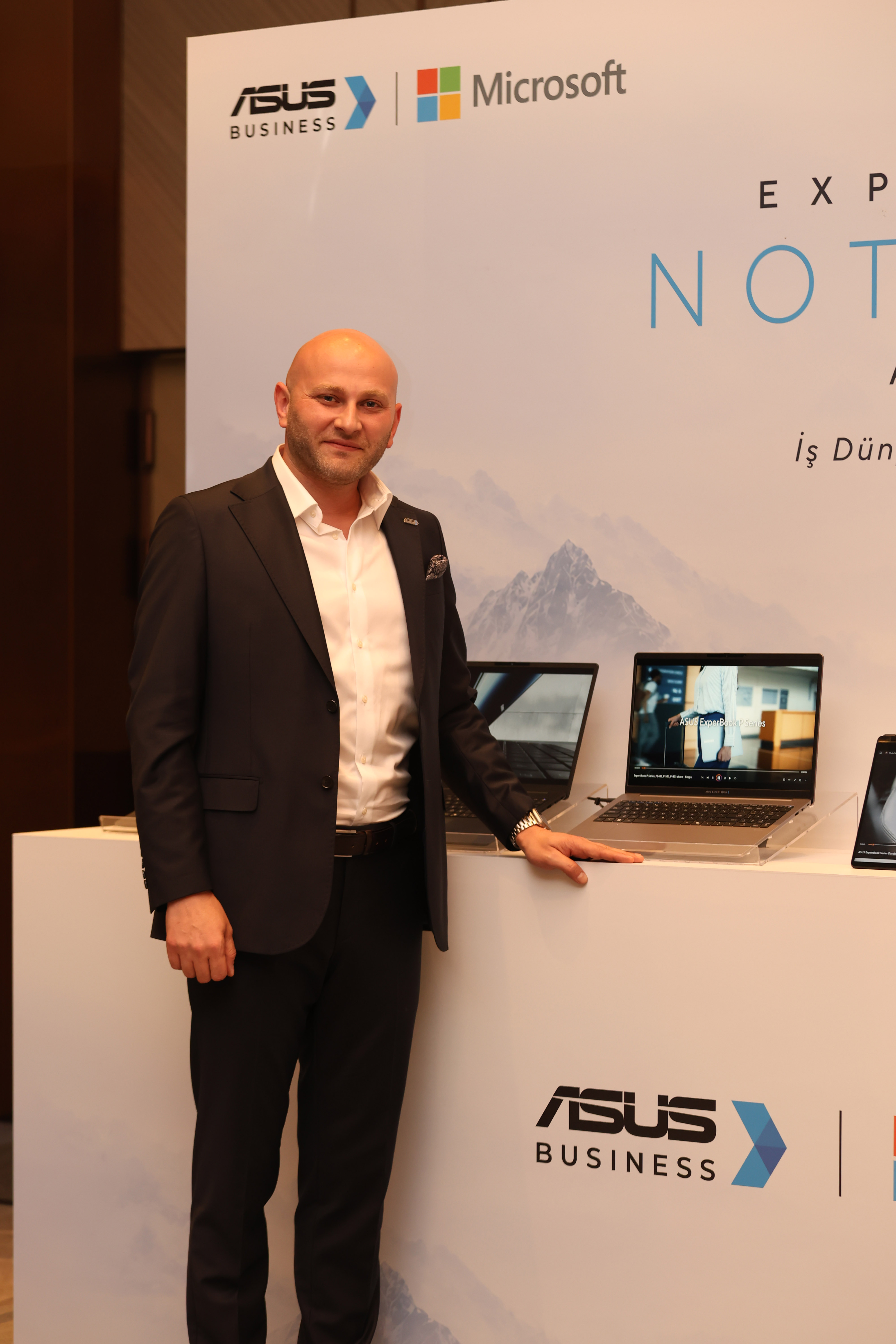 ASUS Business Türkiye kurumsal pazarda hız kesmiyor!
