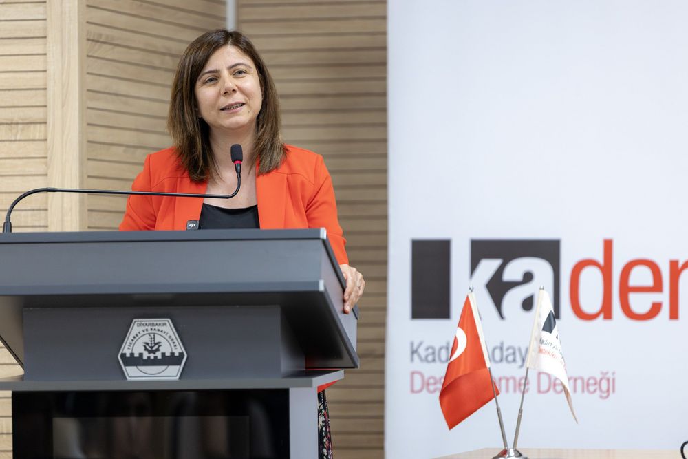 Eşbaşkan Bucak, kadın temsiliyeti için mücadele çağrısı yaptı