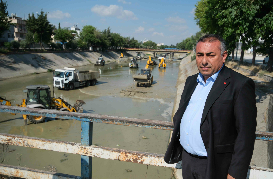 ASKİ’den Sarıçam Deresi’nde kapsamlı temizlik seferberliği