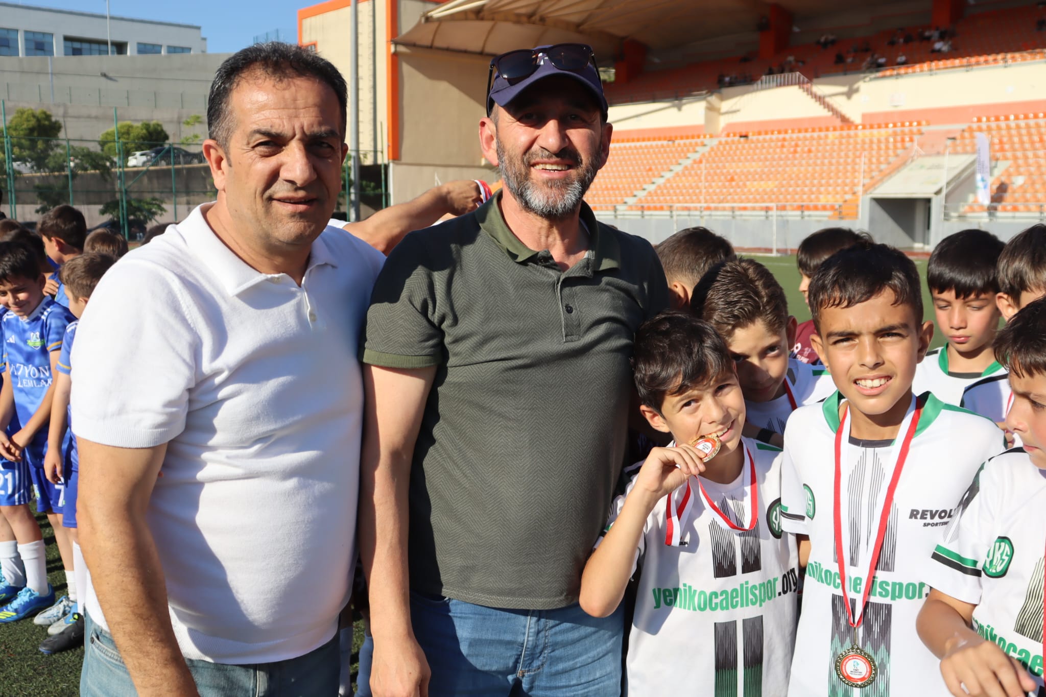 İzmit’in kurtuluş etkinliklerinde futbol şenliği düzenlendi