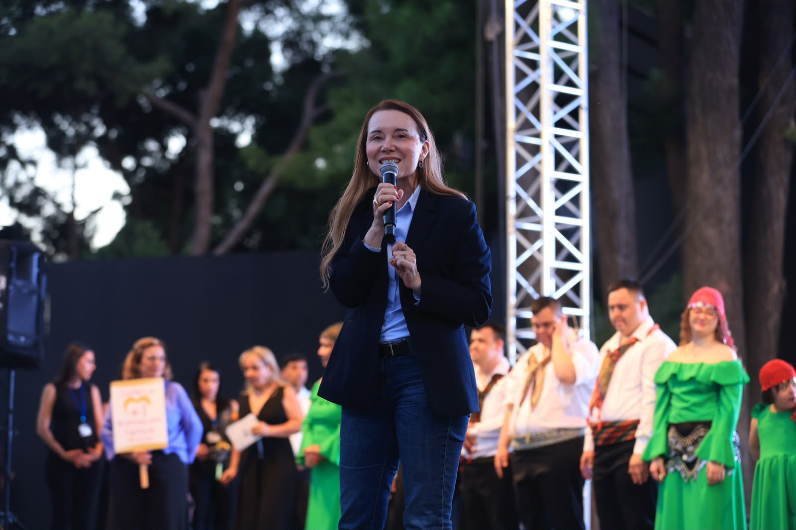 Konak Belediyesi 20. Halk Oyunları Şenliği düzenlendi