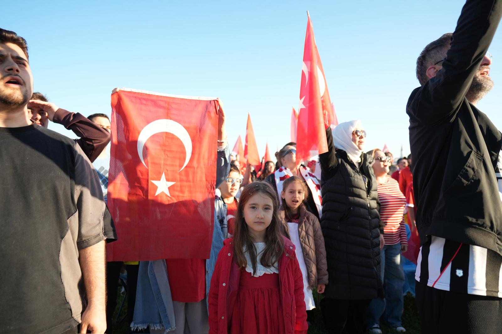 İstanbul’da milli maç dev ekranlarda izlendi