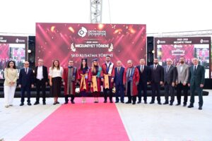 Yerli ve Milli Sanayinin Yeni Neferleri Sahaya İndi: OSTİM Teknik Üniversitesi’nde Görkemli Mezuniyet