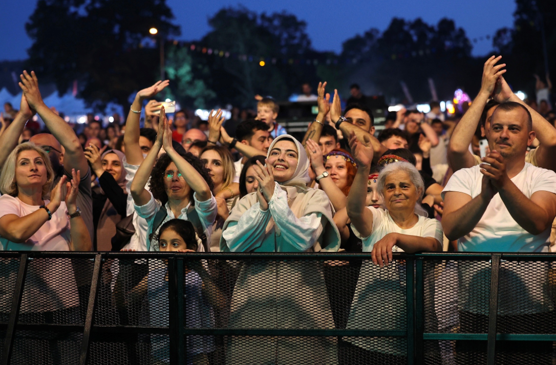 Nilüfer’de Karadeniz Festivali ikinci gününde yoğun katılımla sürdü
