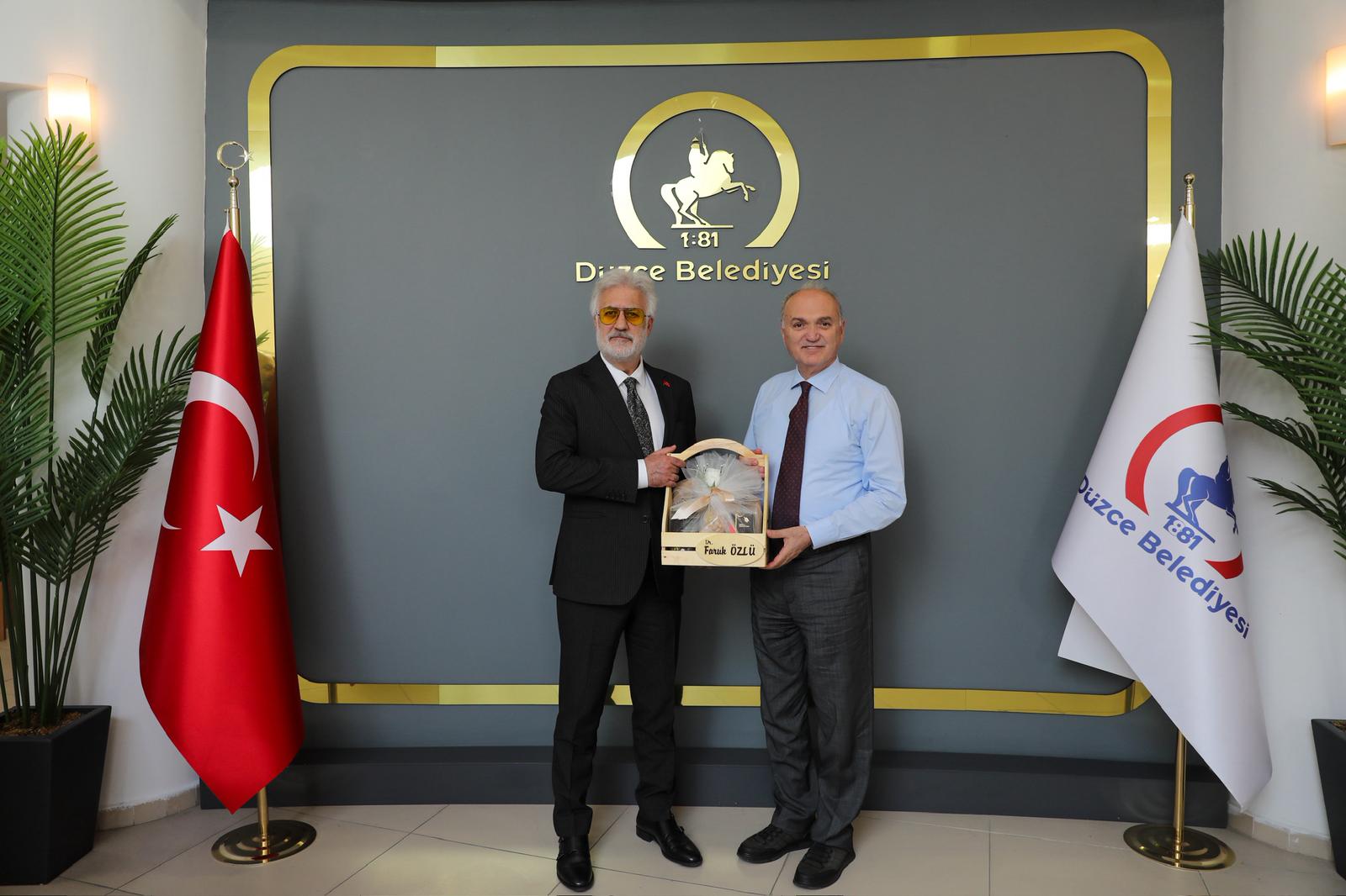 Başkan Özlü, Devlet Tiyatroları Genel Müdürü Karadağlı’yı ağırladı