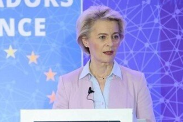 Von der Leyen’den Yunanistan’da hayatını kaybeden itfaiyeciler için taziye mesajı