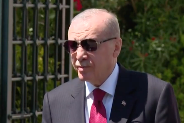 Erdoğan: A Millî Kadın Voleybol Takımımızı yürekten tebrik ediyorum