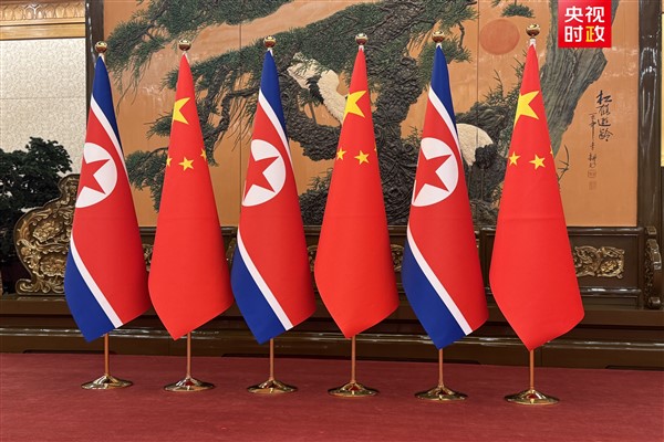 Xi Jinping, KDHC Başbakanı Pak Thae Song’u kabul etti