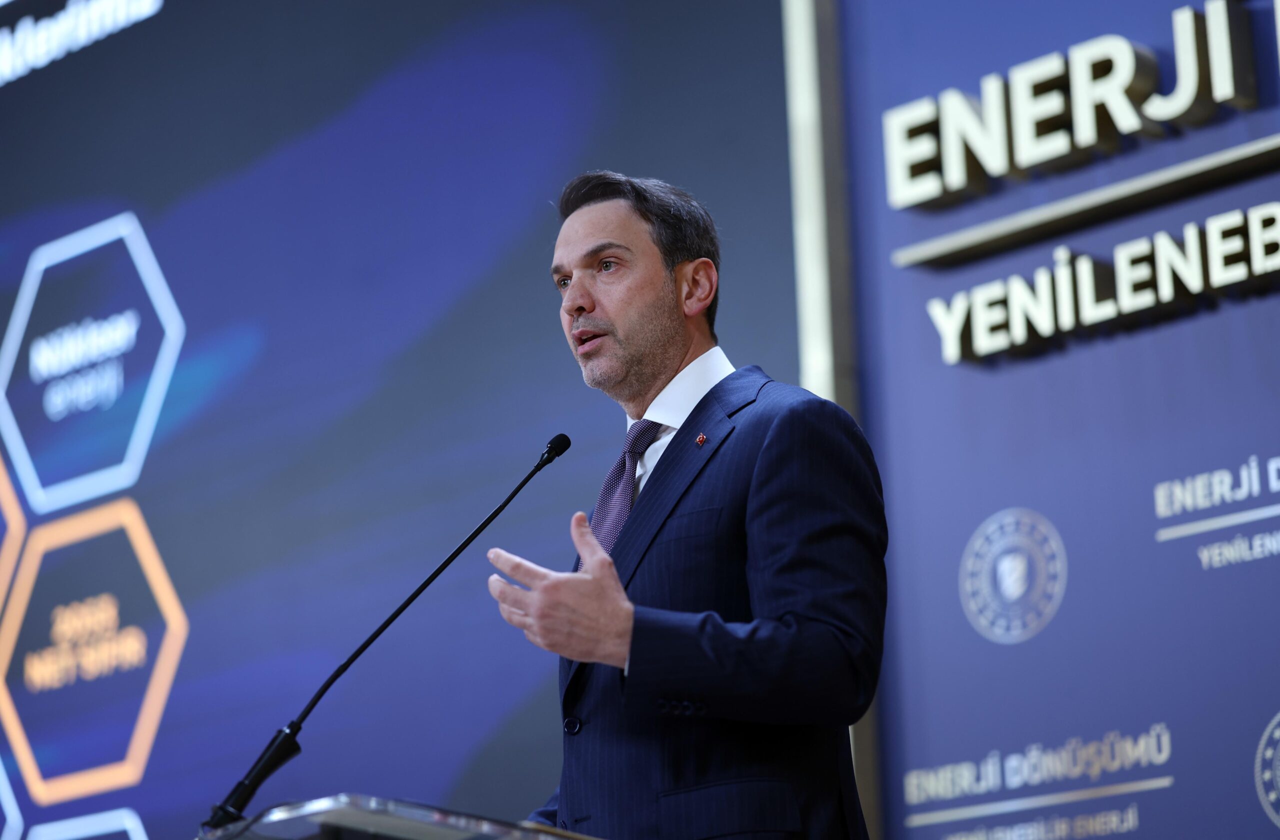 Bayraktar, KKTC Temsilciliği’ni ziyaret etti