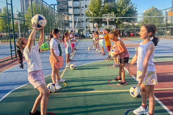 Kayapınar Belediyesi yaz spor kurslarında 2 bin 120 öğrenciyi ağırladı