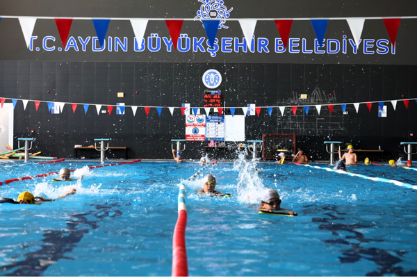 Aydın’da yaz dönemi yüzme eğitimleri sürüyor