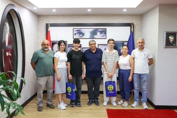 Başkan Vekili Benzer, LGS birincilerini ağırladı