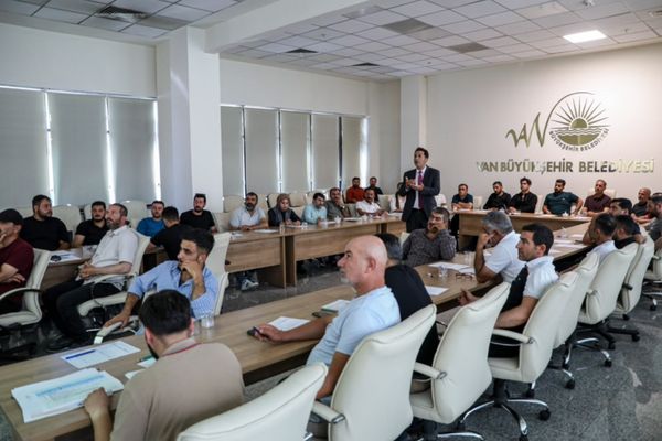 Van Büyükşehir Belediyesinden çalışanlara iş sağlığı ve güvenliği eğitimi