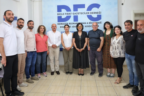 Eş Başkan Sincar’dan 24 Temmuz’da gazetecilere ziyaret