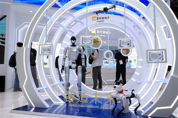 Çin’de insansı robot üretimi 100 bini aşacak