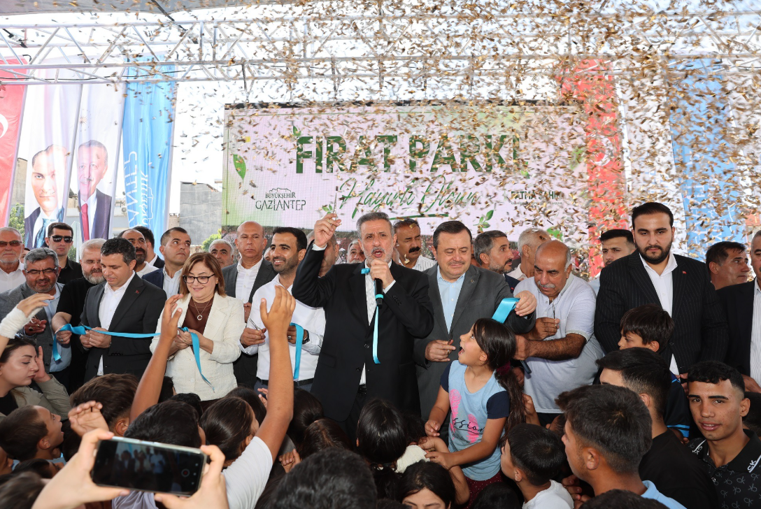 Fırat Mahallesi Parkı hizmete açıldı