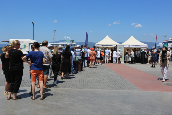 Mudanya’da aşure ikramı
