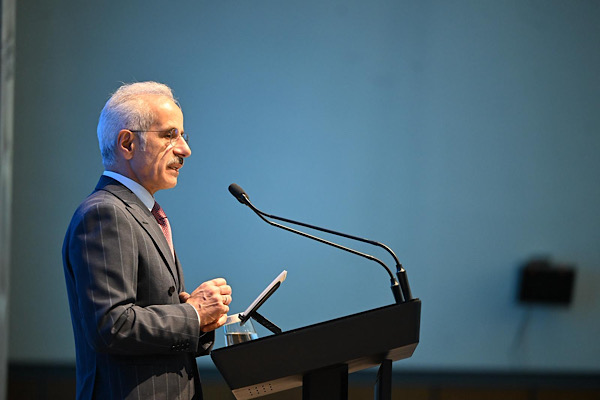 Uraloğlu, yeni Bakan Yardımcısı Atalay’ı makamında ziyaret etti
