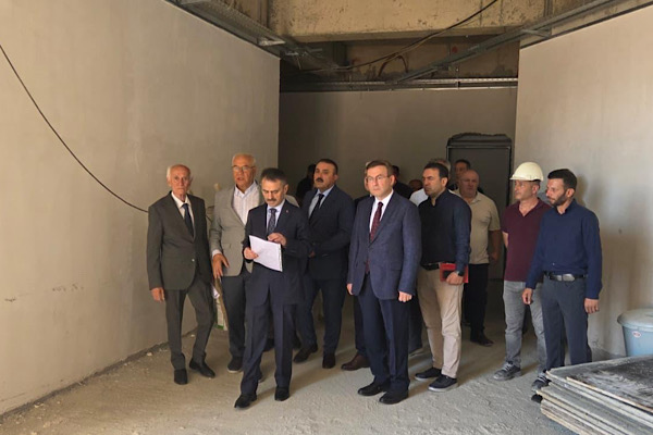 Derince’de yeni okul inşaatında incelemelerde bulunuldu