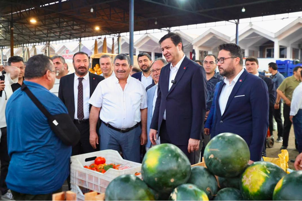 Başkan Arıkan, Antalya Toptancı Hali’ni ziyaret etti