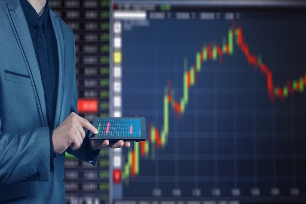 Piyasalarda teknoloji rallisi, faiz beklentileri ve NATO gündemi öne çıkıyor