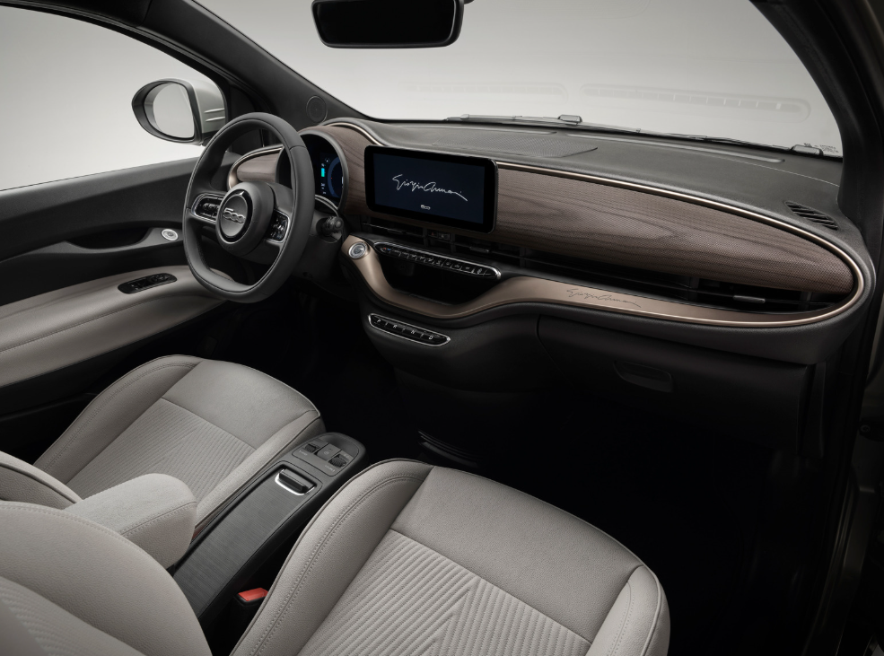 Sınırlı sayıda Fiat 500e Giorgio Armani Collector’s Edition yeniden Türkiye’de