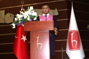 Hacettepe Üniversitesi ASO 1. OSB Meslek Yüksekokulu'nda Mezuniyet Coşkusu