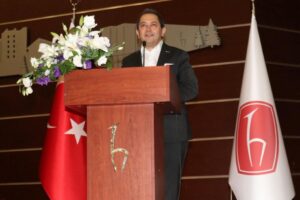 Hacettepe Üniversitesi ASO 1. OSB Meslek Yüksekokulu'nda Mezuniyet Coşkusu