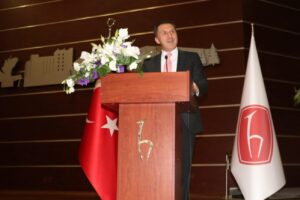 Hacettepe Üniversitesi ASO 1. OSB Meslek Yüksekokulu'nda Mezuniyet Coşkusu