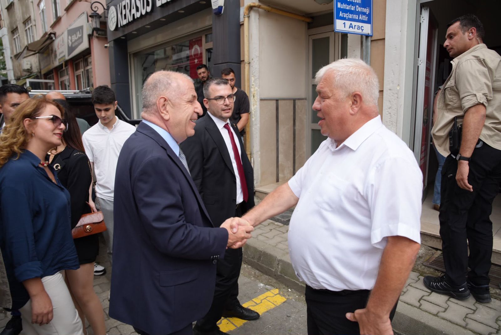 Zafer Partisi Genel Başkanı Özdağ, Giresun’da ziyaretlerde bulundu