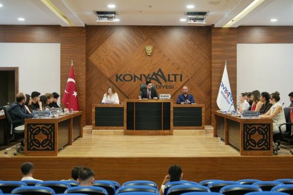 Konyaaltı Belediyesi Gençlik Meclisi ikinci toplantısını gerçekleştirdi