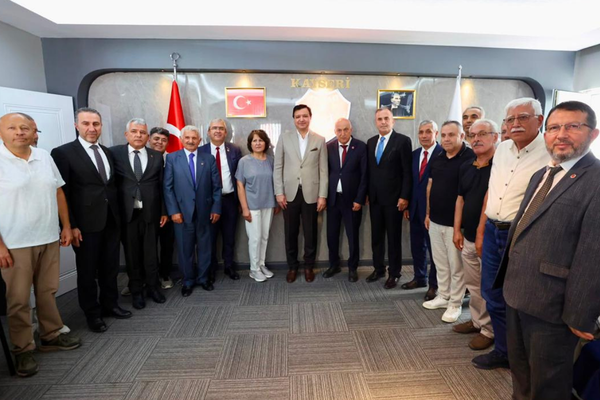 Arıkan, TESUD’u ziyaret ederek emekli subay ve astsubaylarla bir araya geldi