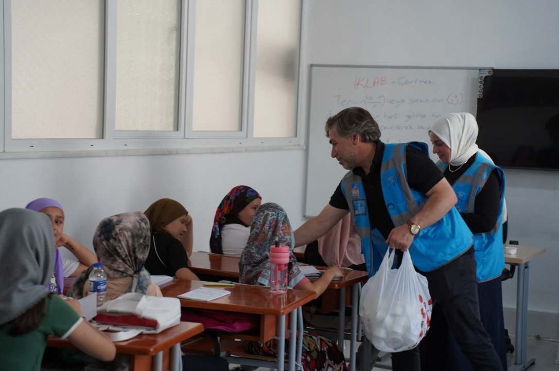 Orhangazi protokolünden Kur’an kursu öğrencilerine ziyaret