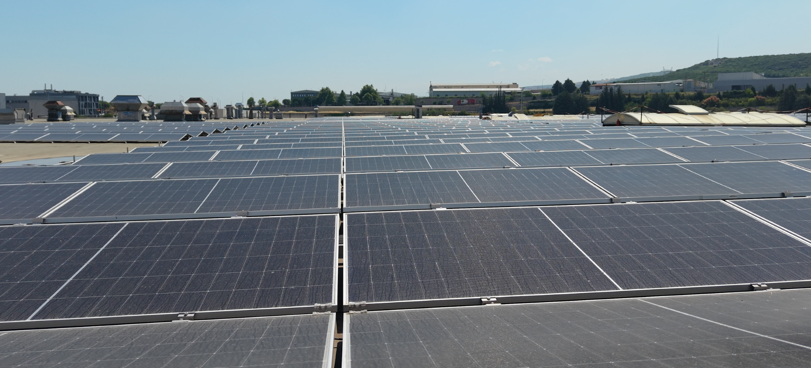 Karsan, elektrikli mobiliteyi üretimde kullandığı yenilenebilir enerjiyle destekliyor