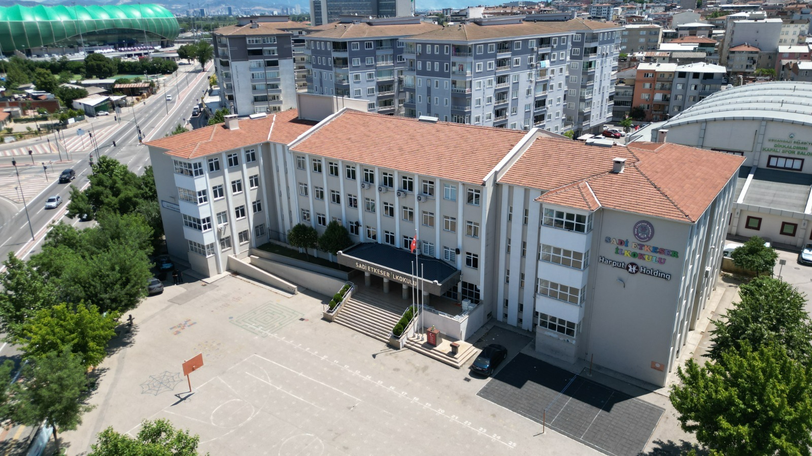 Bursa’da 10 okulda bakım ve onarım çalışması başlatıldı
