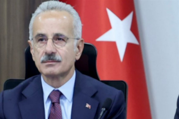 Bakan Uraloğlu: 15 Temmuz temalı 10 YHT seti raylara indiriliyor