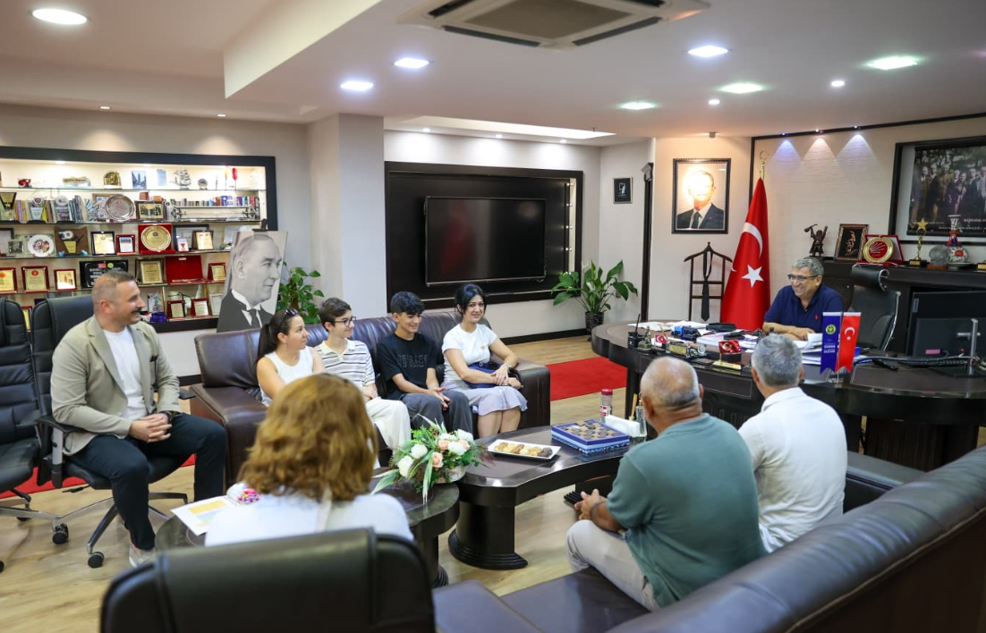 Başkan Vekili Benzer, LGS birincilerini ağırladı